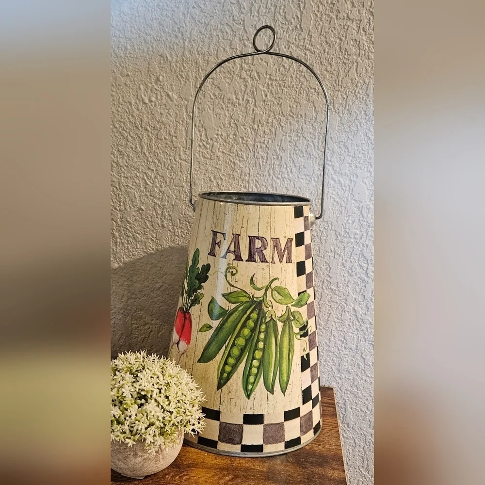 Black And White Checkered Metal Farm Garden Bucket